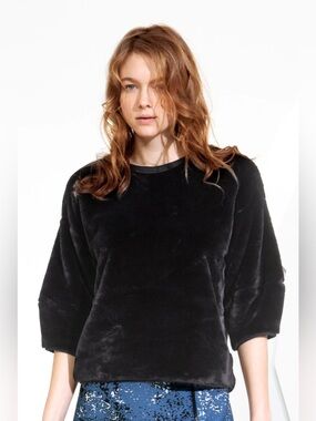 Cop. Copine Dodoma Black sweater in faux fur noir